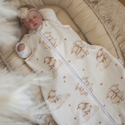 Śpiworek LETNI do spania 0-6 miesięcy ZAKOCHANE OWIECZKI TOG 0,5 bez wypełnienia podwójny suwak